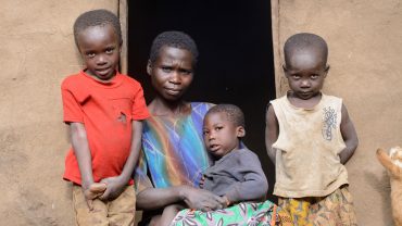 african-family-U2JK7LX.jpg